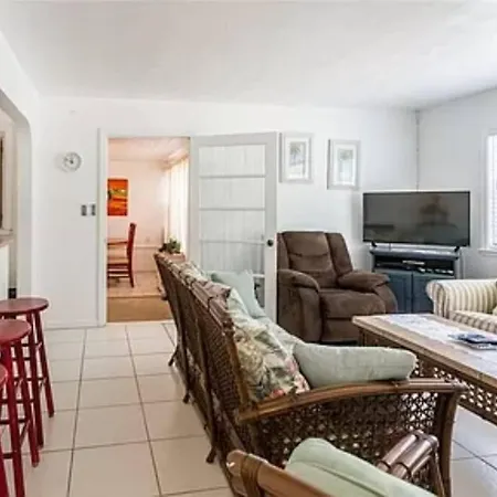 Lovely 1 Bedroom Unit Across From Lido Key Beach Sarasota Exterior photo