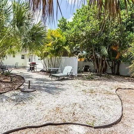 Lovely 1 Bedroom Unit Across From Lido Key Beach Sarasota Exterior photo