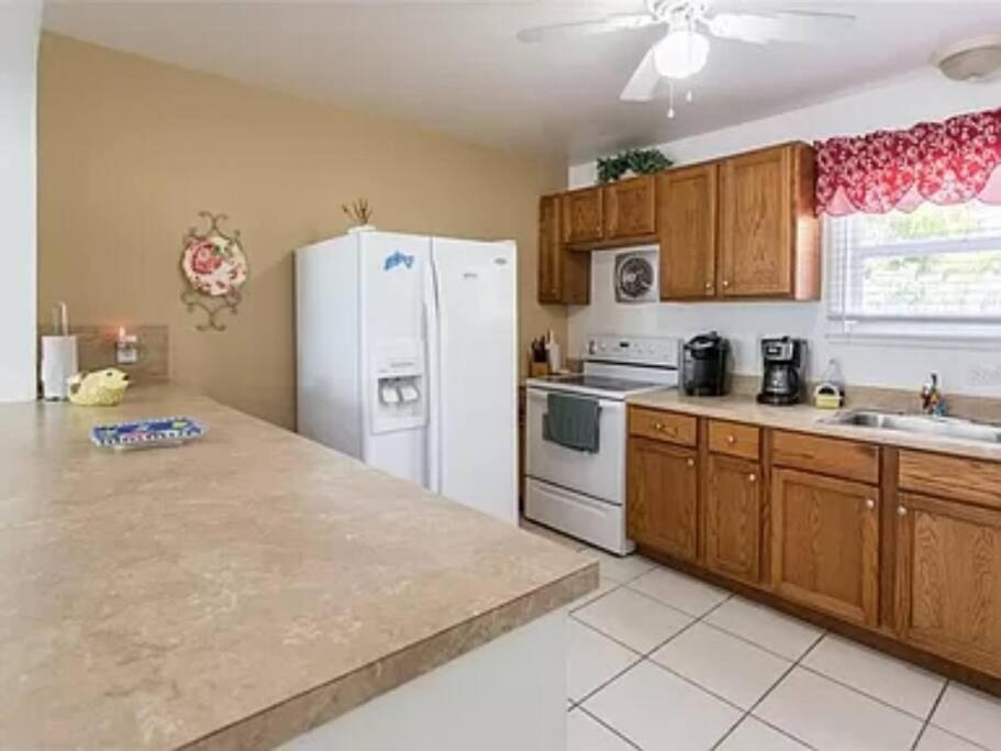 Lovely 1 Bedroom Unit Across From Lido Key *