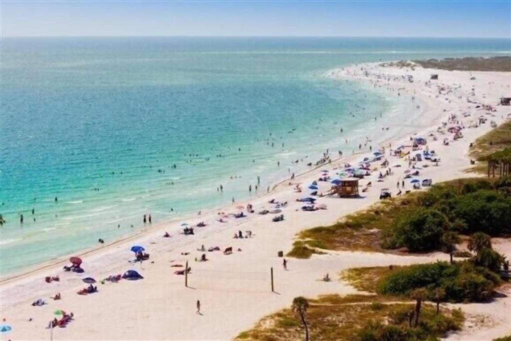 Lovely 1 Bedroom Unit Across From Lido Key *